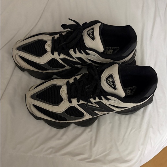 New Balance 9060 - Picture 3 of 5